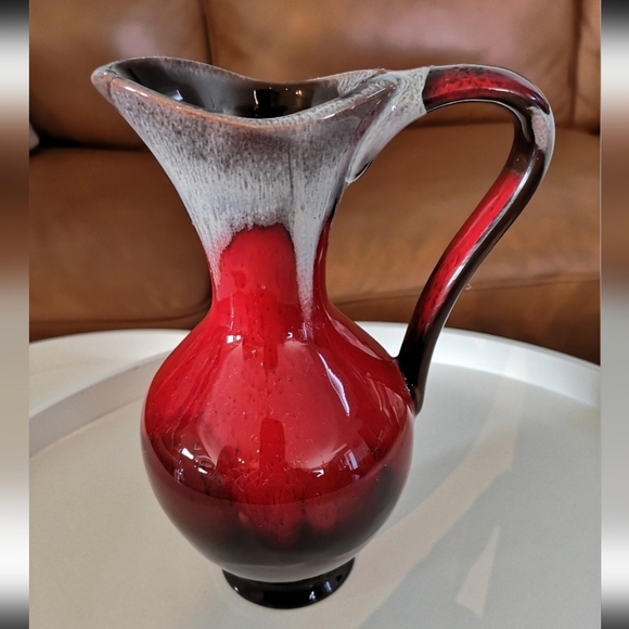 Authentic Mid-Century Modern 1970s pottery pitcher vase by Canadiana Pottery - Picture 2 of 13